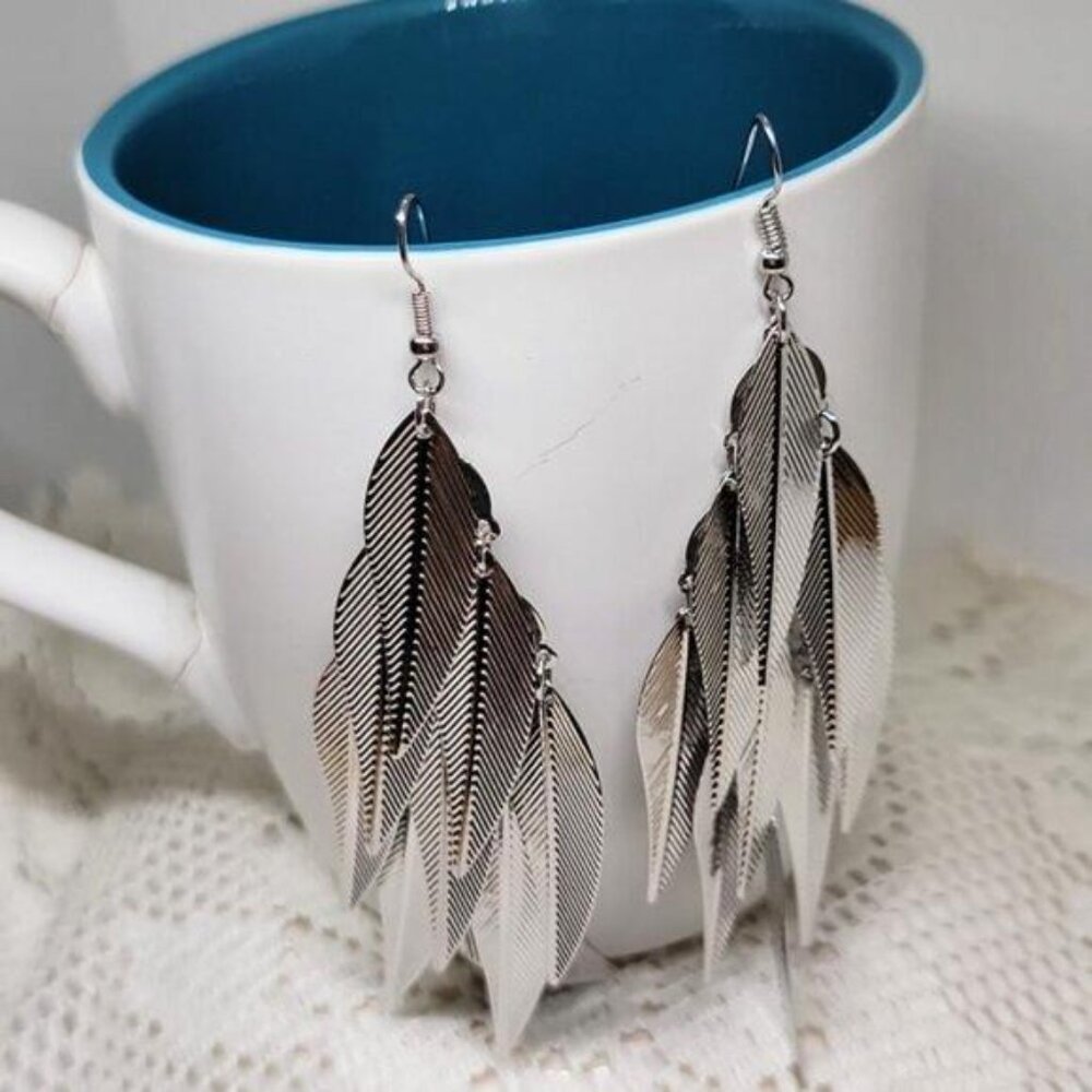 Willow Multi Leaf Earrings Long Dangle 5 Inch Drop Metal Silvertone New - Picture 10 of 11